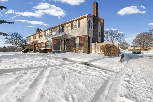 $320,000 | 21053 East Glen Haven Circle, Northville, MI 48167