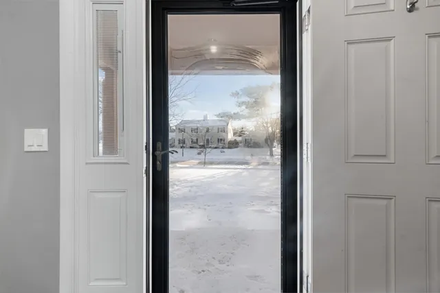 $320,000 | 21053 East Glen Haven Circle, Northville, MI 48167