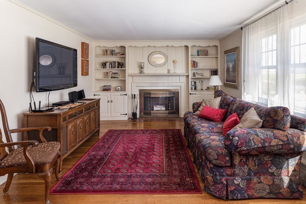 55 Stony Brook Road Framingham, MA 01702 - Photo 3 of 25 Gallery Image 3