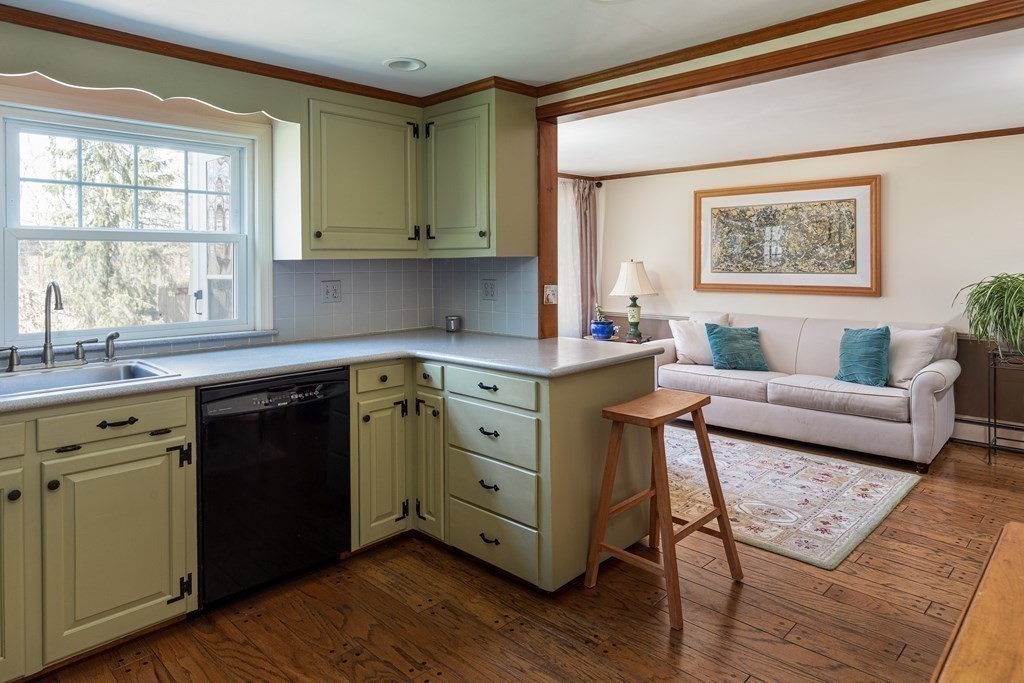 55 Stony Brook Road Framingham, MA 01702 - Photo 8 of 25 Gallery Image 8