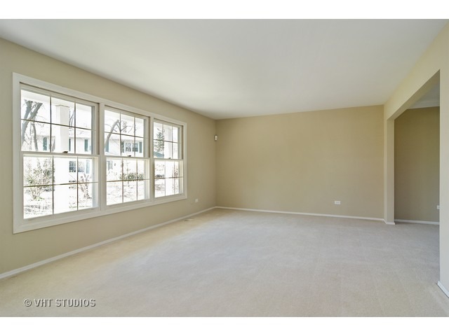 5 Stoneridge Road Rolling Meadows, IL 60008 - Photo 2 of 10
