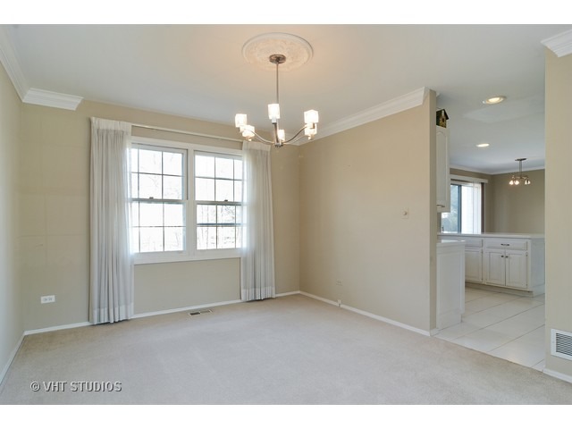 5 Stoneridge Road Rolling Meadows, IL 60008 - Photo 5 of 10