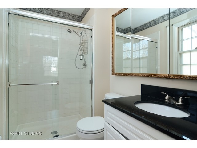 5 Stoneridge Road Rolling Meadows, IL 60008 - Photo 8 of 10