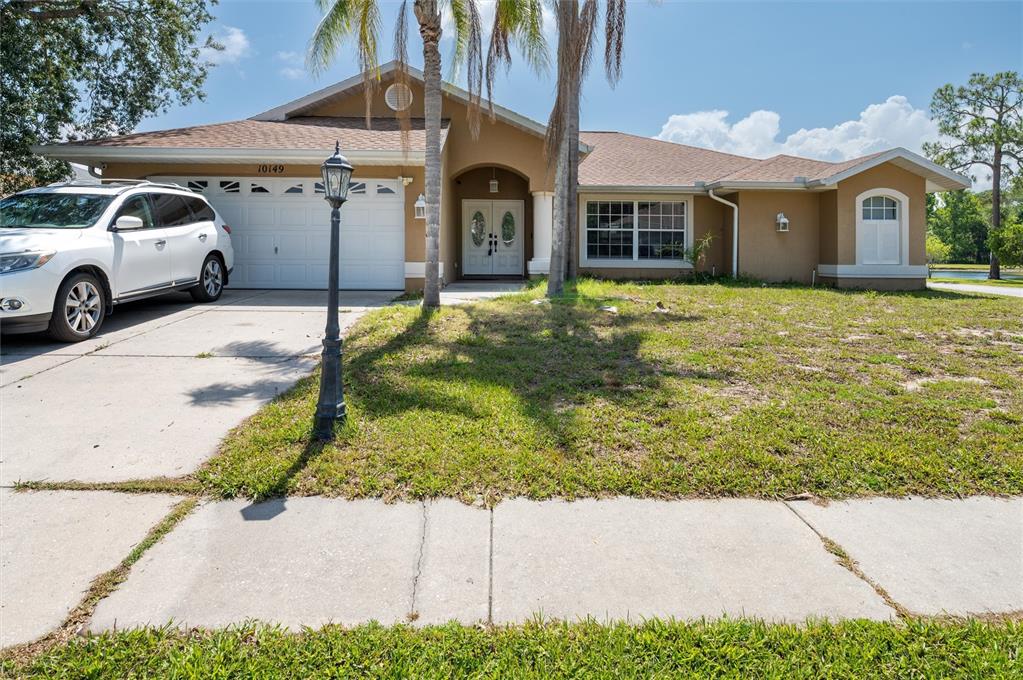 10149 Briar Circle Hudson, FL 34667 - Photo 2 of 35