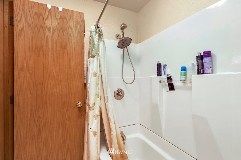 16022 Southeast 136th Street Renton, WA 98059 - Photo 14 of 24 Gallery Image 14