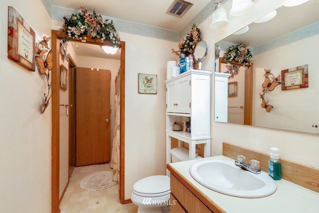 16022 Southeast 136th Street Renton, WA 98059 - Photo 15 of 24 Gallery Image 15
