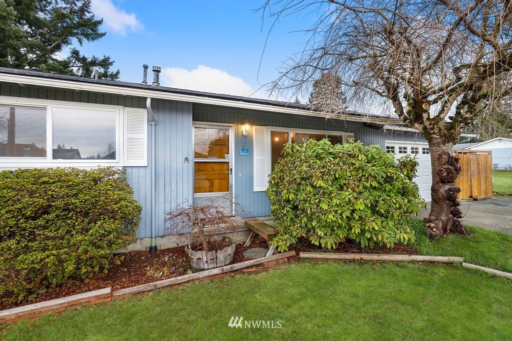 16022 Southeast 136th Street Renton, WA 98059 - Photo 3 of 24 Gallery Image 3