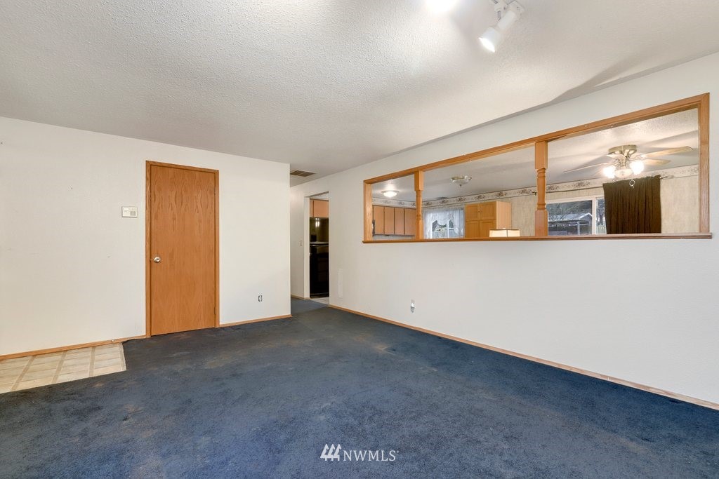 16022 Southeast 136th Street Renton, WA 98059 - Photo 5 of 24 Gallery Image 5