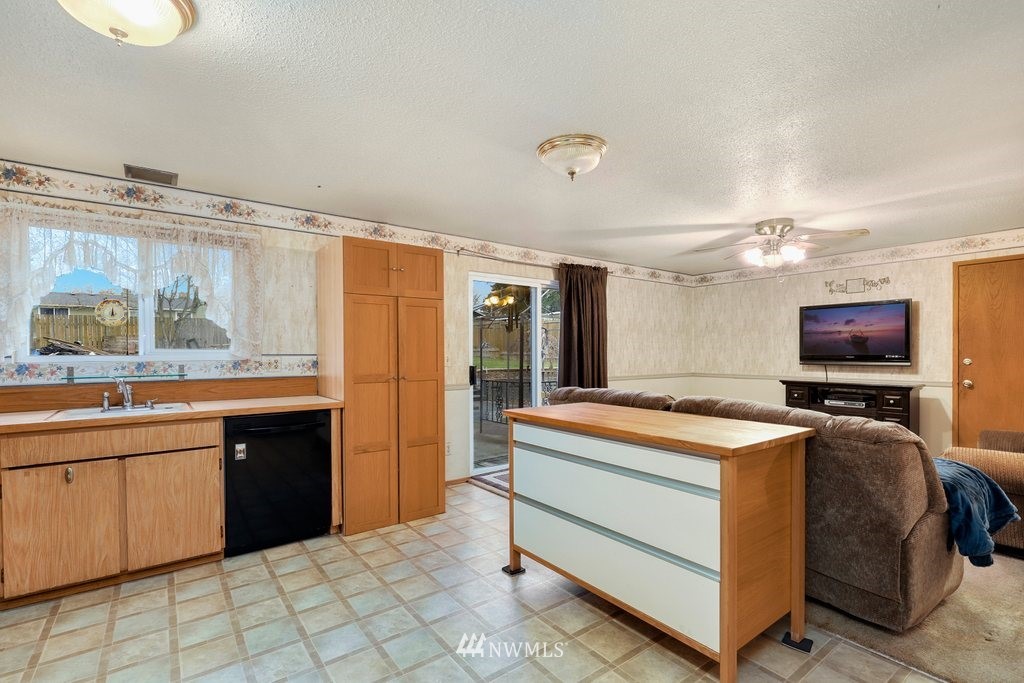 16022 Southeast 136th Street Renton, WA 98059 - Photo 8 of 24 Gallery Image 8