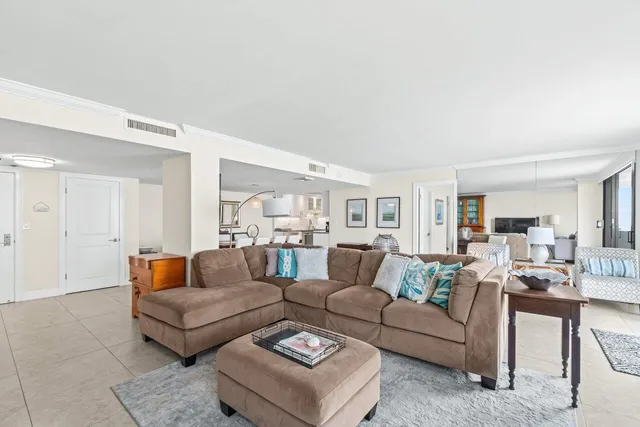 $5,700 | 4200 North Ocean Drive, Unit 1705, Singer Island, FL 33404