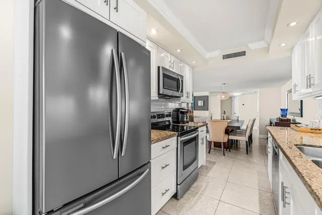 $5,700 | 4200 North Ocean Drive, Unit 1705, Singer Island, FL 33404