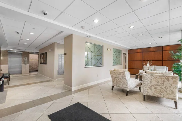 $5,700 | 4200 North Ocean Drive, Unit 1705, Singer Island, FL 33404