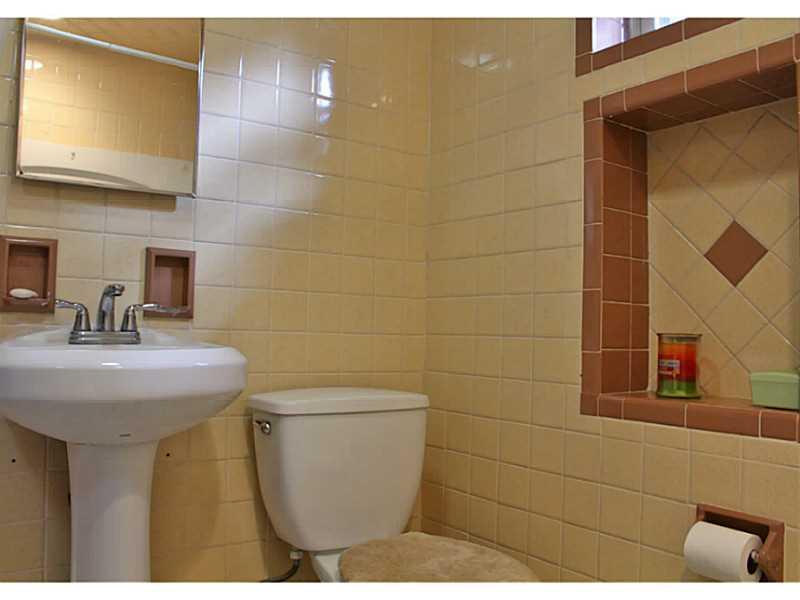 3925 Brighton Road Brighton Heights, PA 15212 - Photo 12 of 25 Full Bath. Apt 2