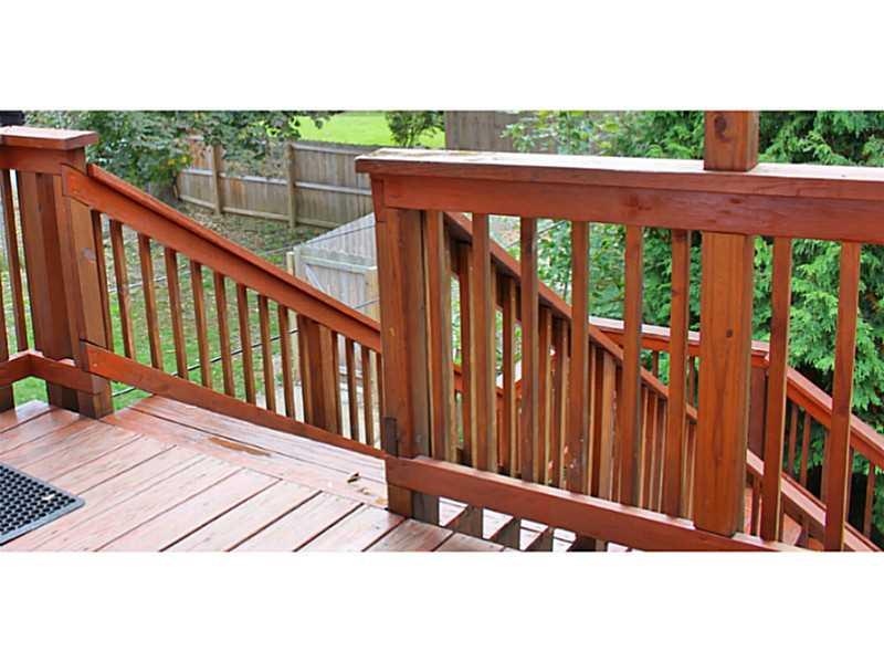 3925 Brighton Road Brighton Heights, PA 15212 - Photo 21 of 25 Patio/Deck. Apt 2 - deck