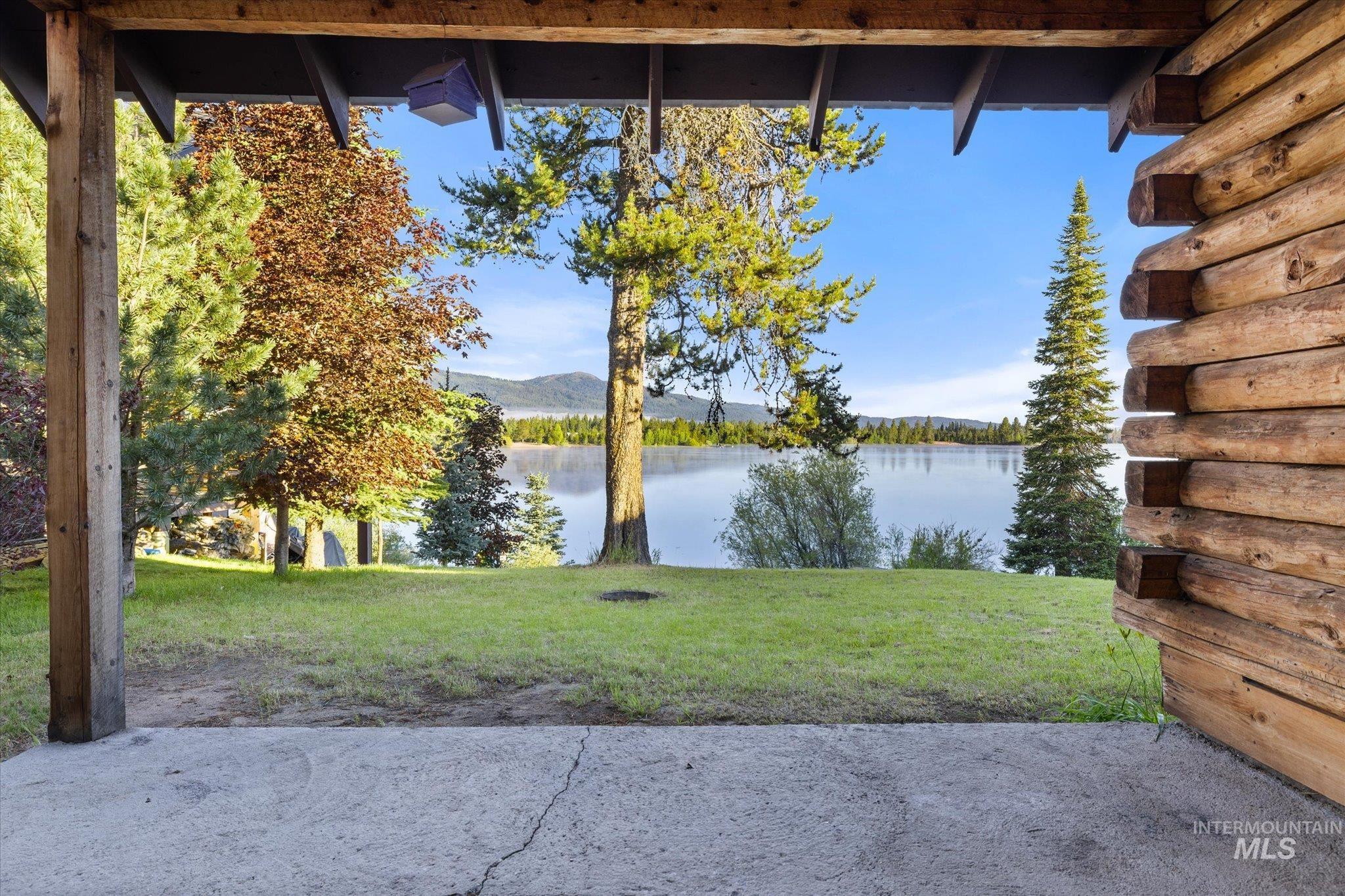13029 Delayne Road Donnelly, ID 83615 - Photo 2 of 33