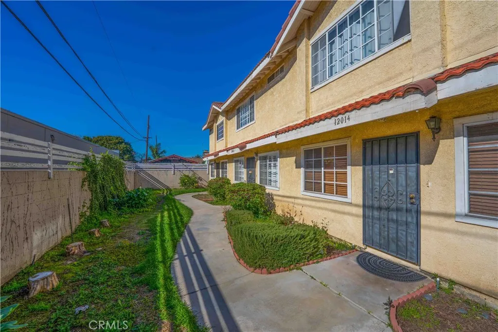 12012 Sproul Street Norwalk, CA 90650 - Photo 4 of 27