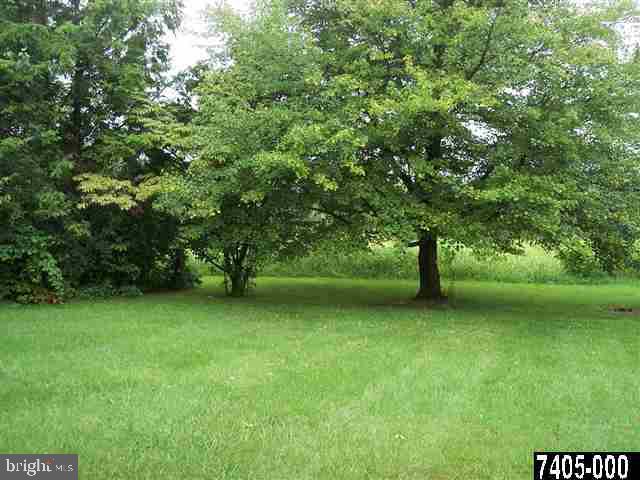 2074 Noss Road York, PA 17408 - Photo 4 of 17