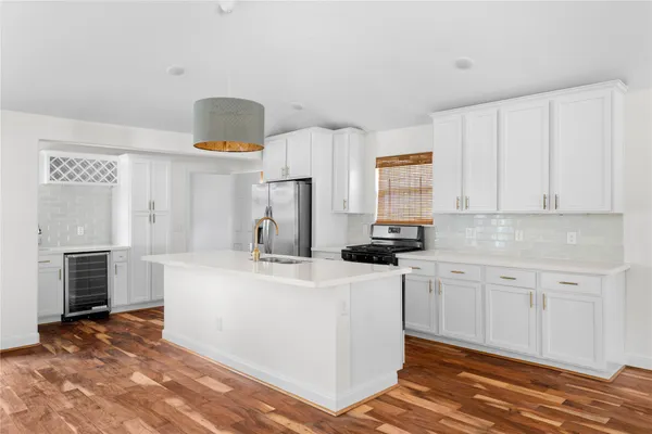 $379,000 | 5515 Warm Springs Road, Houston, TX 77035