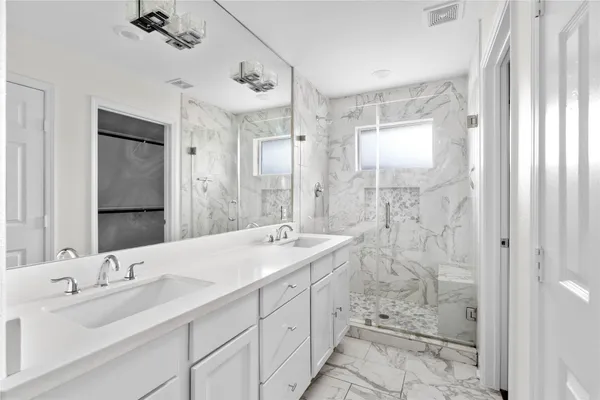 $379,000 | 5515 Warm Springs Road, Houston, TX 77035