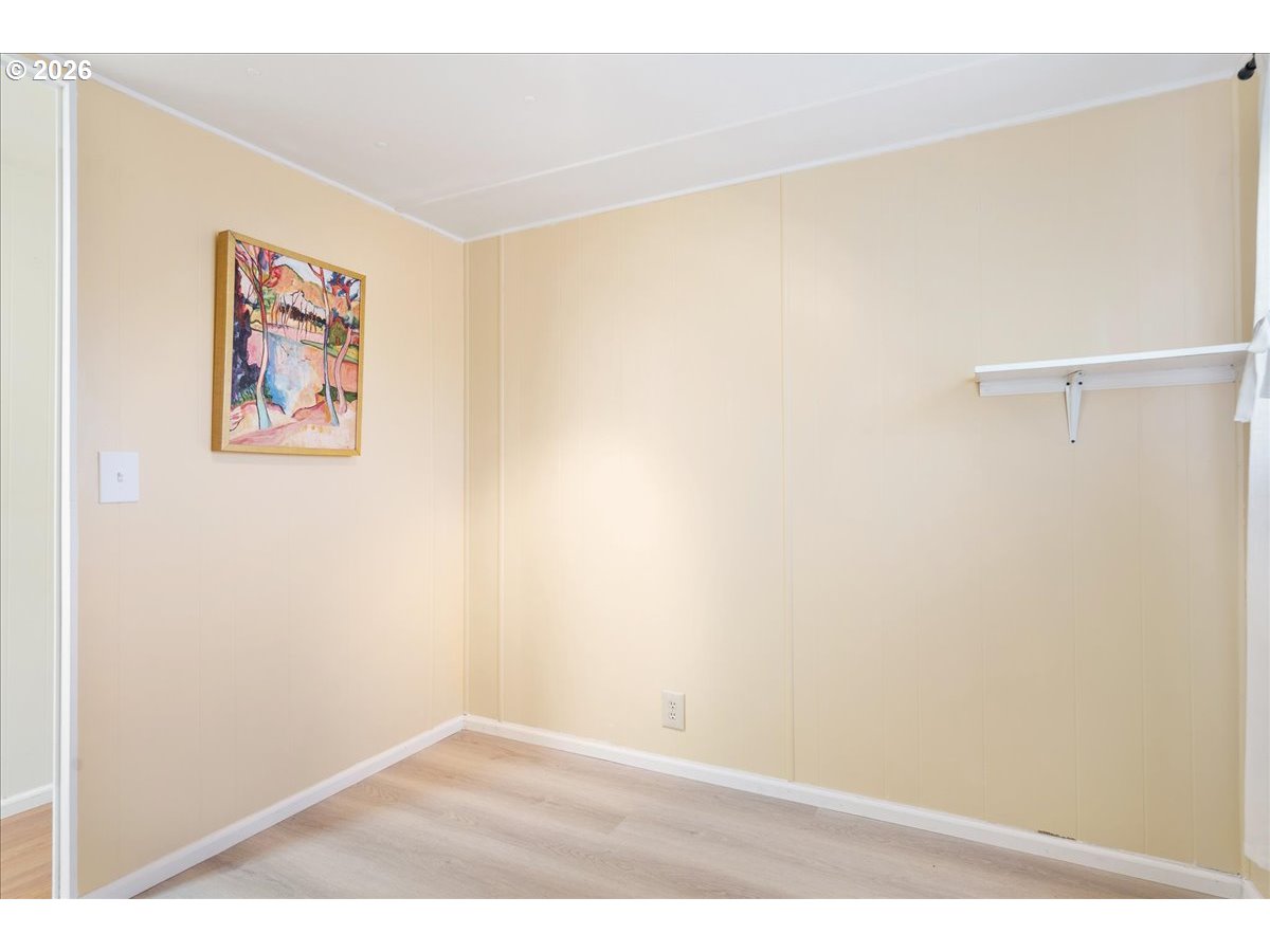 1418 Pine Street, Unit 7 Silverton, OR 97381 - Photo 21 of 27 a view of an empty room