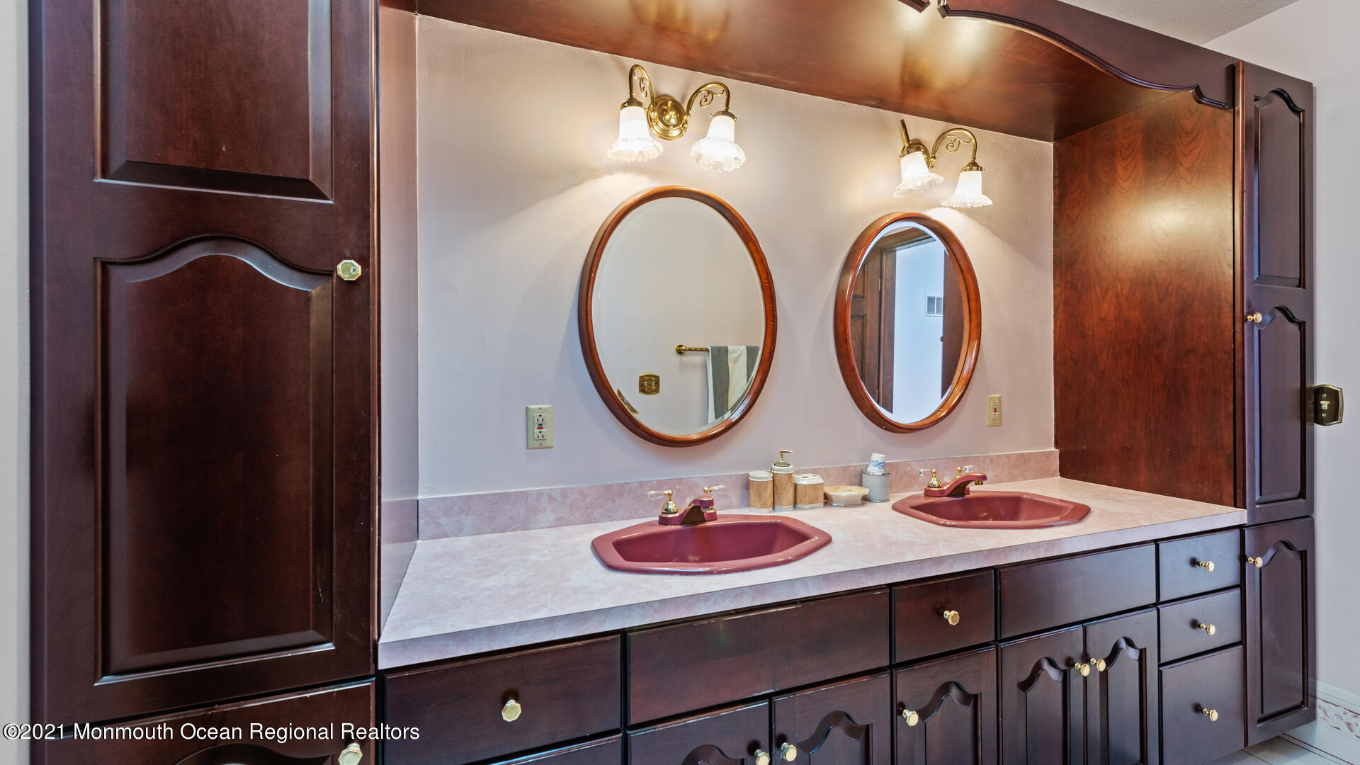 141 Eaglenest Road Freehold, NJ 07728 - Photo 22 of 50 141 Eaglenest Rd Freehold NJ 07728 USA-0