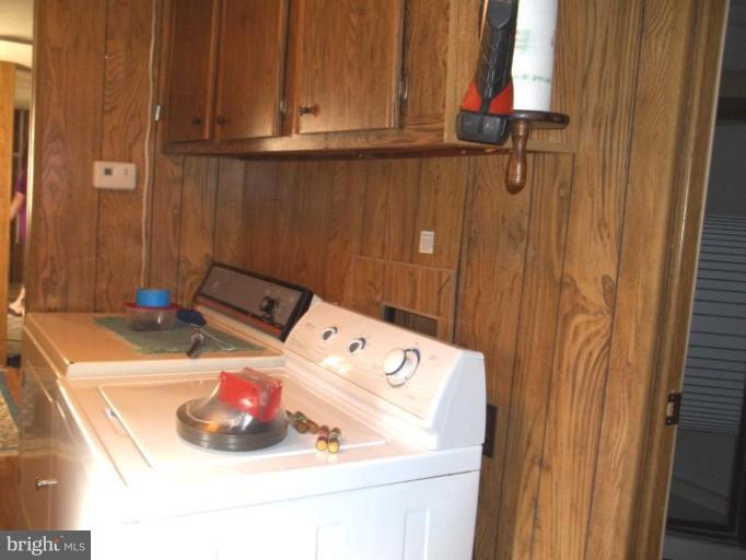 641 Co Rte 4/1 Kearneysville, WV 25430 - Photo 5 of 29 a bathroom with a sink and a washing machine