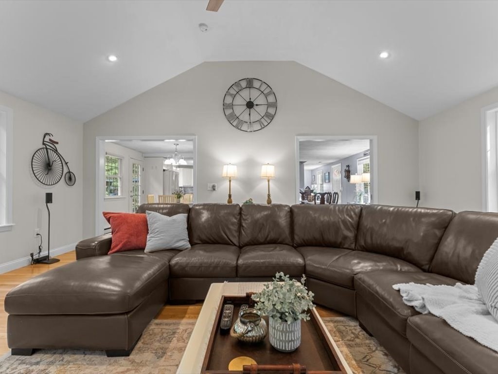 22 Neck Hill Road Mendon, MA 01756 - Photo 5 of 42 Gallery Image 5