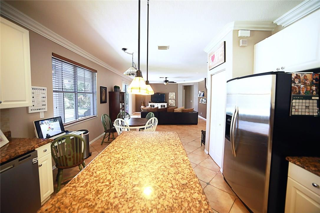 974 Greenwood Road Weston, FL 33327 - Photo 12 of 39 Photo 12