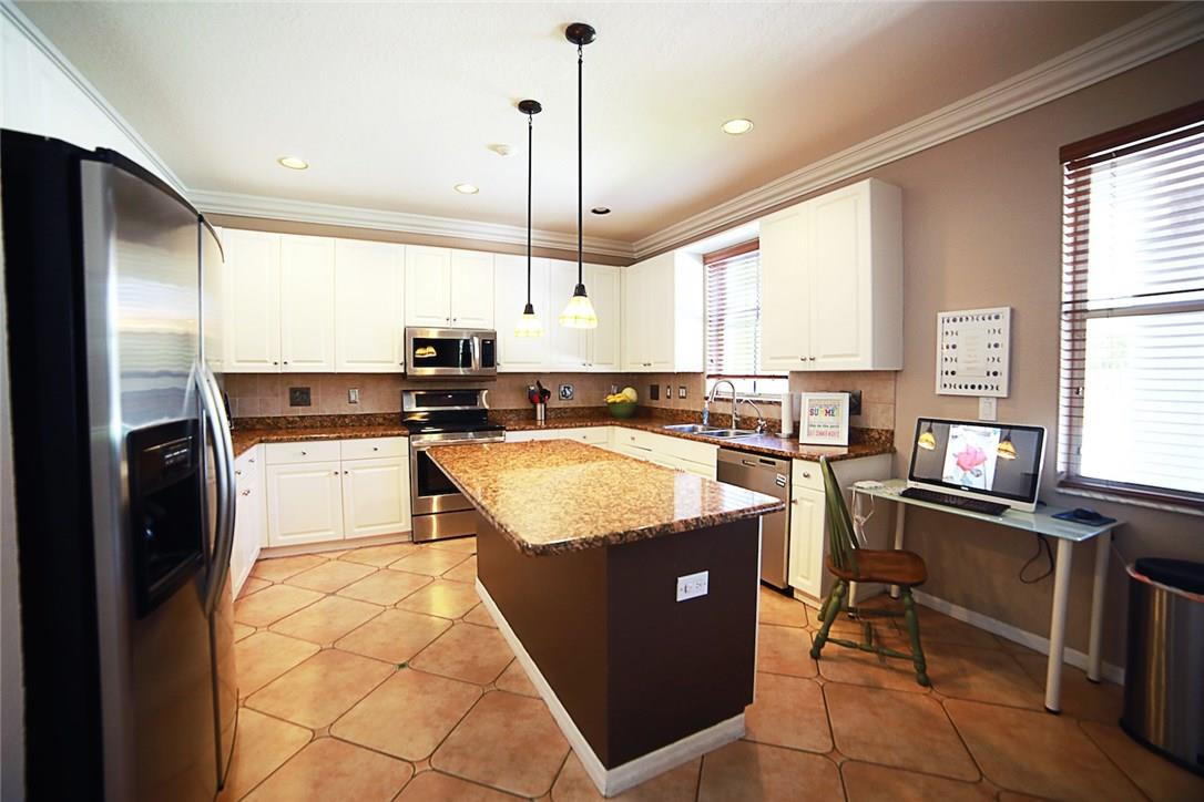 974 Greenwood Road Weston, FL 33327 - Photo 13 of 39 Photo 13