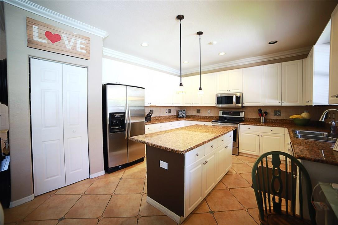 974 Greenwood Road Weston, FL 33327 - Photo 14 of 39 Photo 14