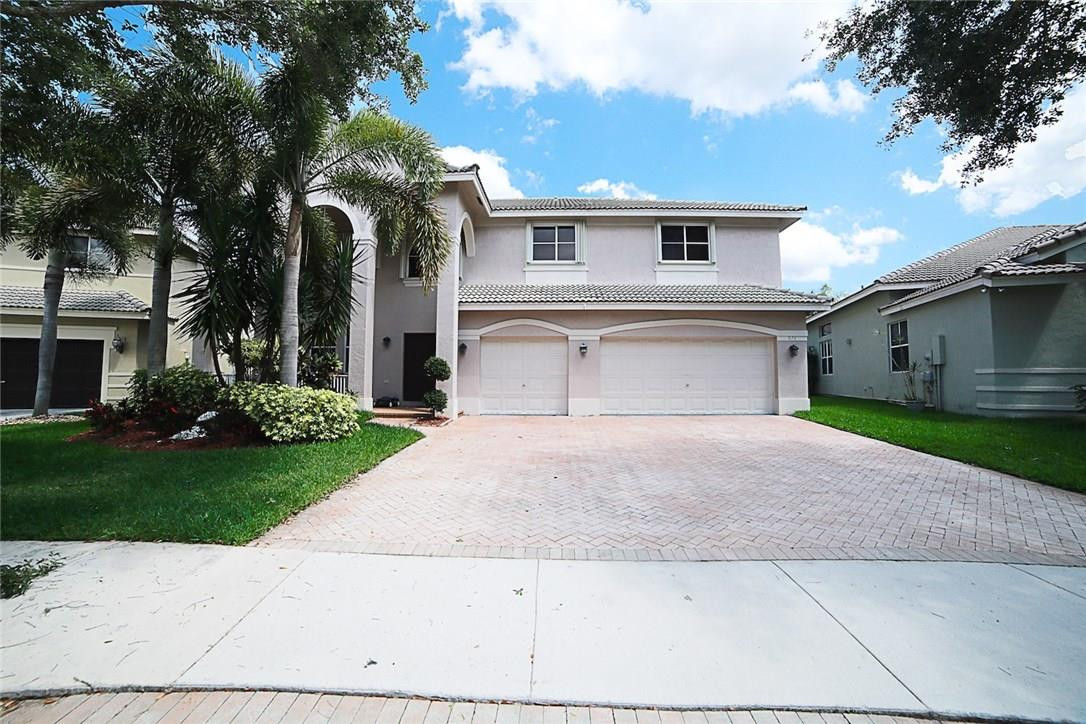 974 Greenwood Road Weston, FL 33327 - Photo 3 of 39 Photo 3