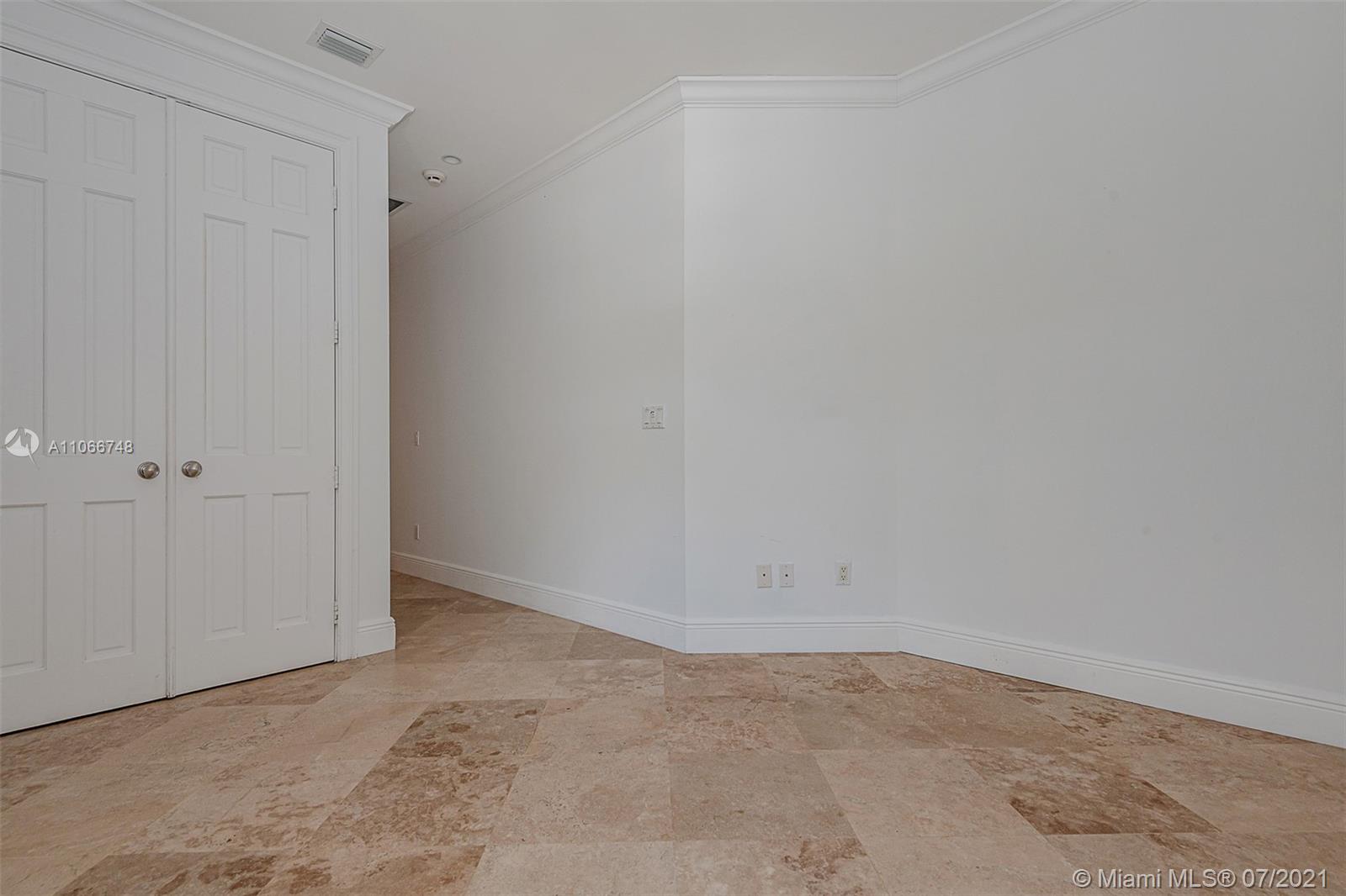 442 Woodcrest Road Key Biscayne, FL 33149 - Photo 20 of 48 a view of small space