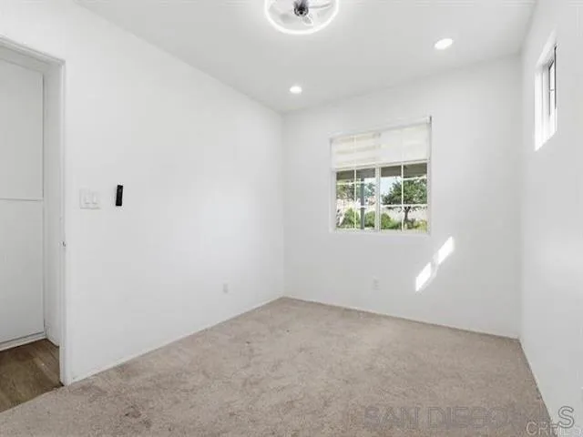 9462 Doheny Road Santee, CA 92071 - Photo 30 of 33 an empty room with windows