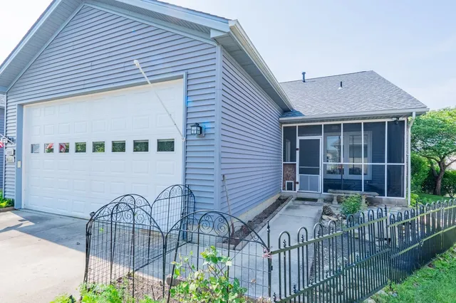 $254,900 | 1515 Belclare Road, Normal, IL 61761