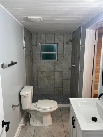 $1,999 | 2905 West Cherry Street, Tampa, FL 33607