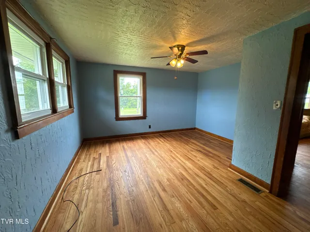 $175,000 | 154 North Drive, Marion, VA 24354