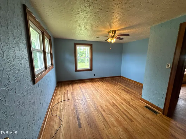 $175,000 | 154 North Drive, Marion, VA 24354