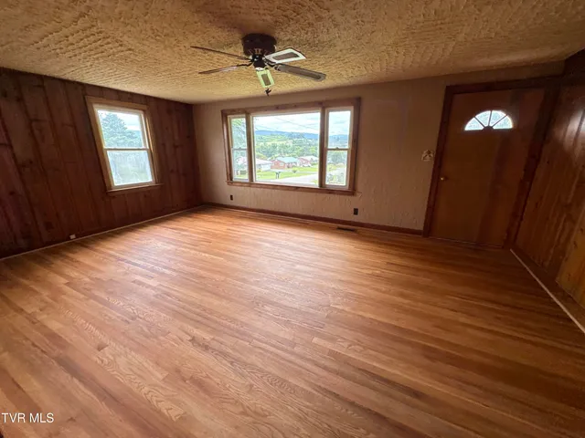 $175,000 | 154 North Drive, Marion, VA 24354