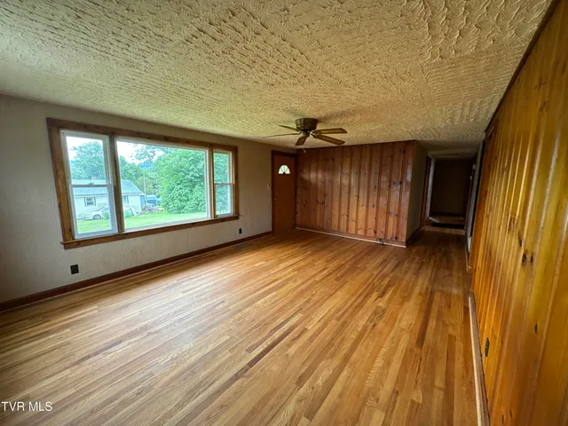 $175,000 | 154 North Drive, Marion, VA 24354