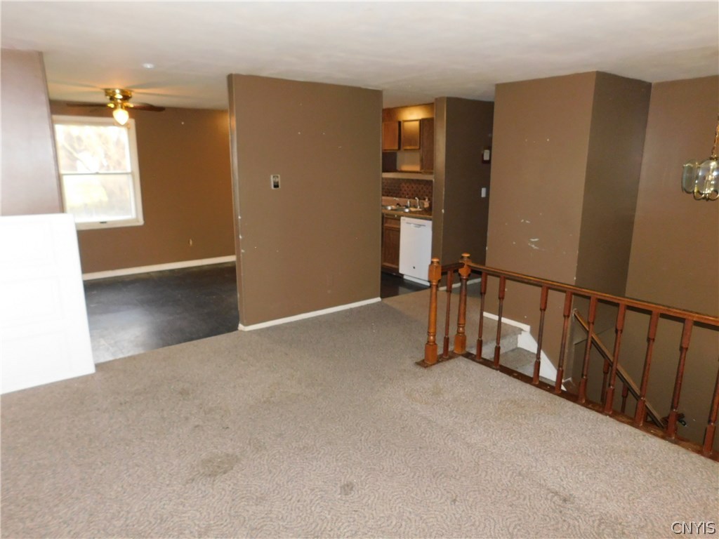 4957 Dahlia Circle Clay, NY 13088 - Photo 9 of 33