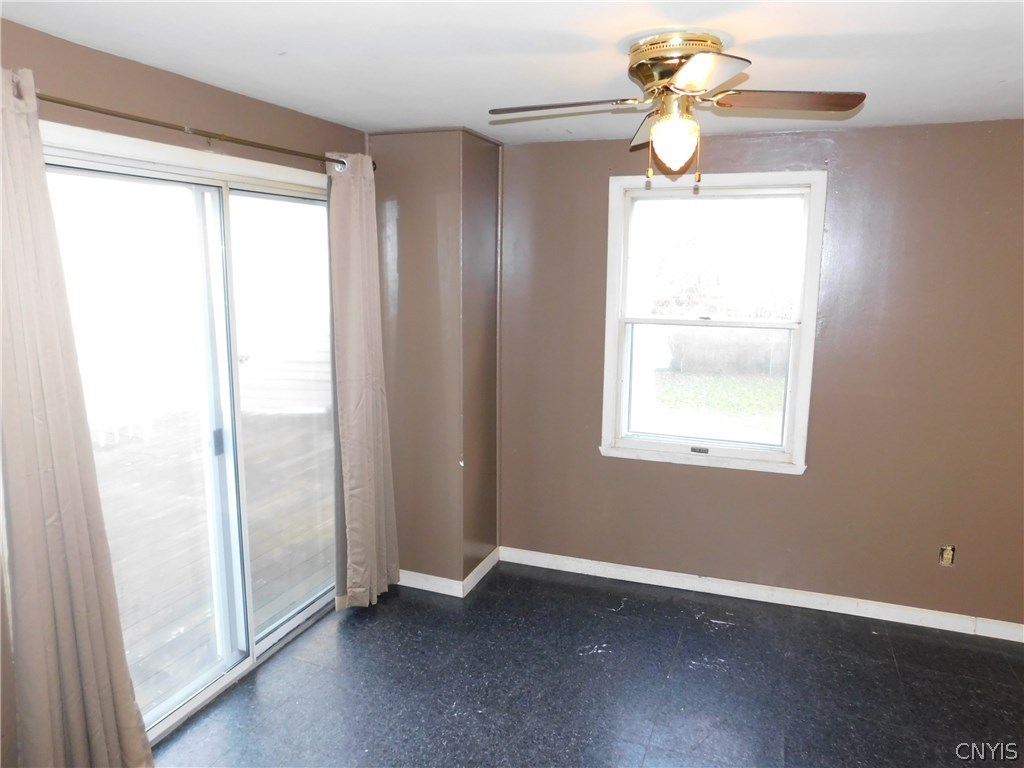 4957 Dahlia Circle Clay, NY 13088 - Photo 10 of 33