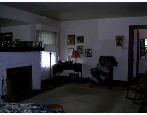 639 Mt Jackson Road New Castle, PA 16102 - Photo 6 of 18 Living Room. Large living room with hardwood floors.