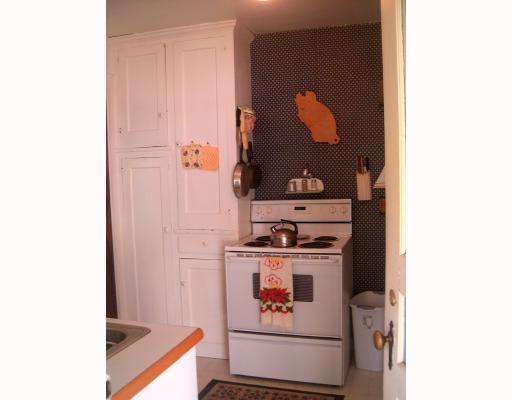 639 Mt Jackson Road New Castle, PA 16102 - Photo 10 of 18 Kitchen. Nice floor to ceiling pantry.