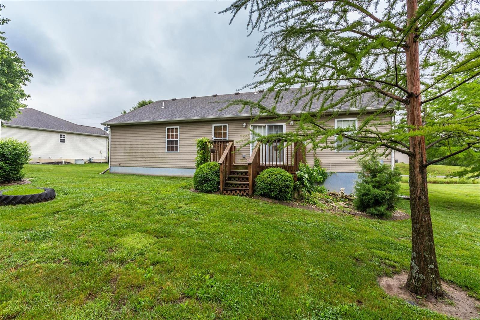 213 Holiday Dam Road Edwardsville, IL 62025 - Photo 8 of 13 Gallery Image 8