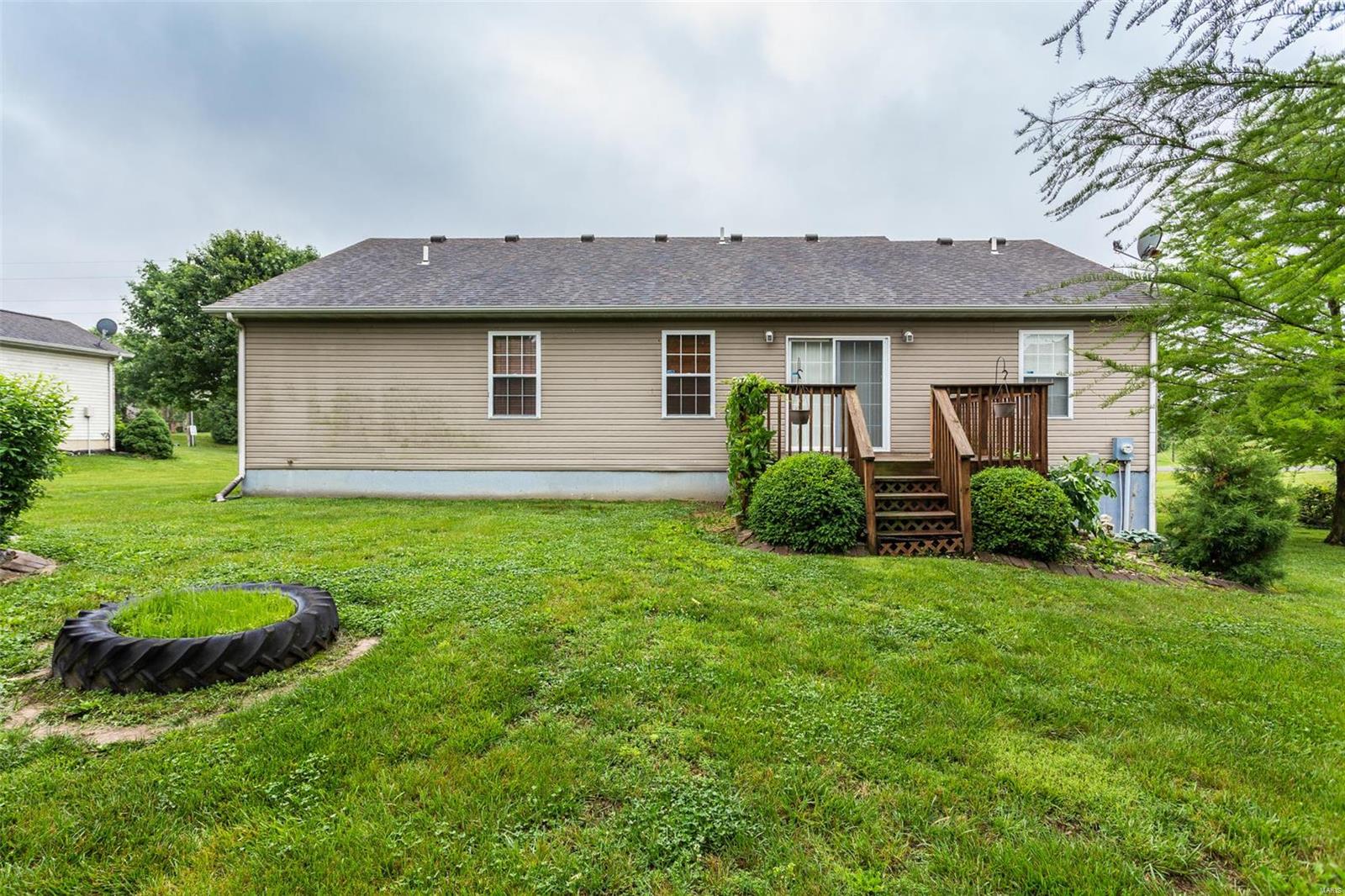 213 Holiday Dam Road Edwardsville, IL 62025 - Photo 9 of 13 Gallery Image 9