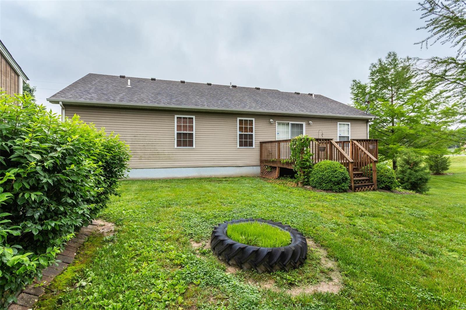 213 Holiday Dam Road Edwardsville, IL 62025 - Photo 10 of 13 Gallery Image 10
