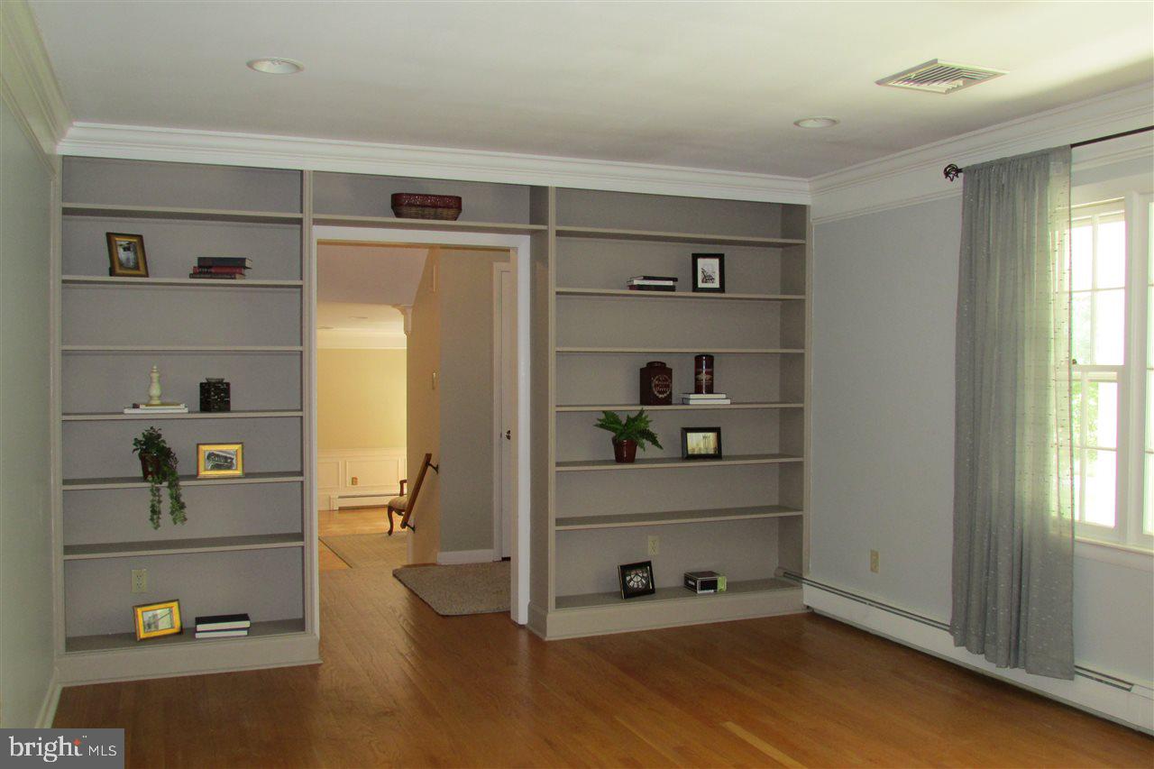 2070 Crescent Road York, PA 17403 - Photo 12 of 36