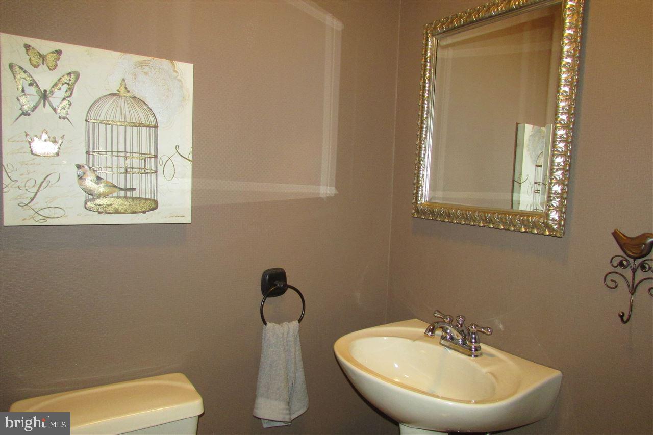 2070 Crescent Road York, PA 17403 - Photo 33 of 36