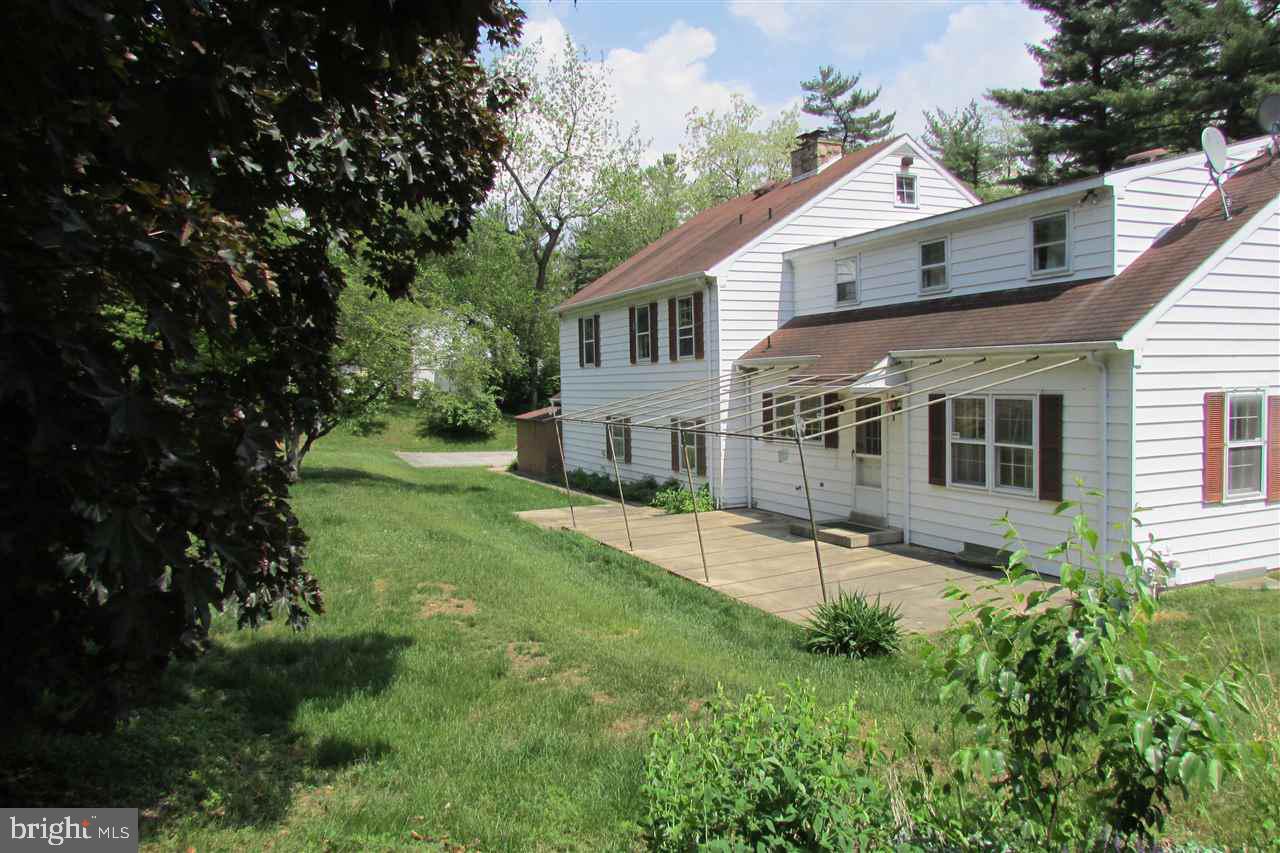 2070 Crescent Road York, PA 17403 - Photo 8 of 36