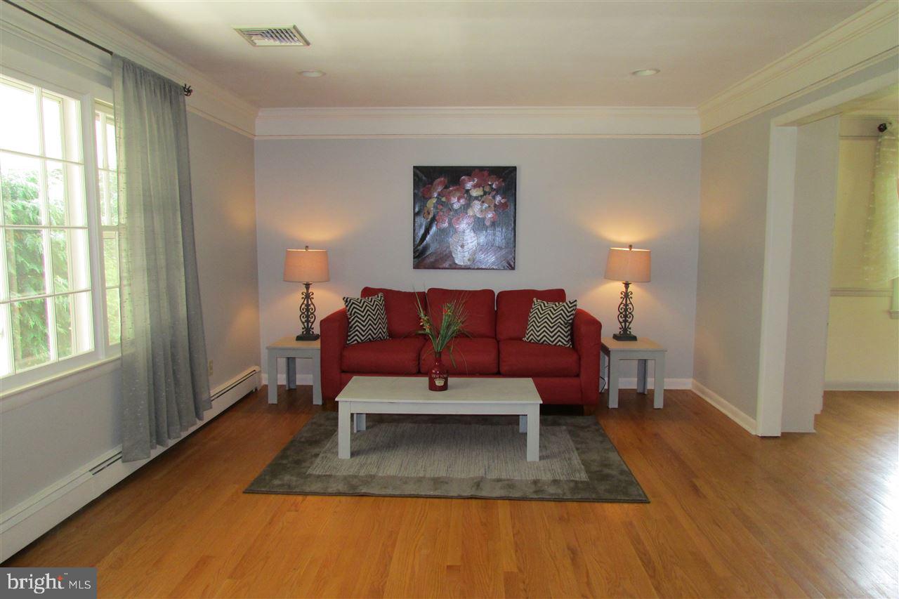 2070 Crescent Road York, PA 17403 - Photo 10 of 36